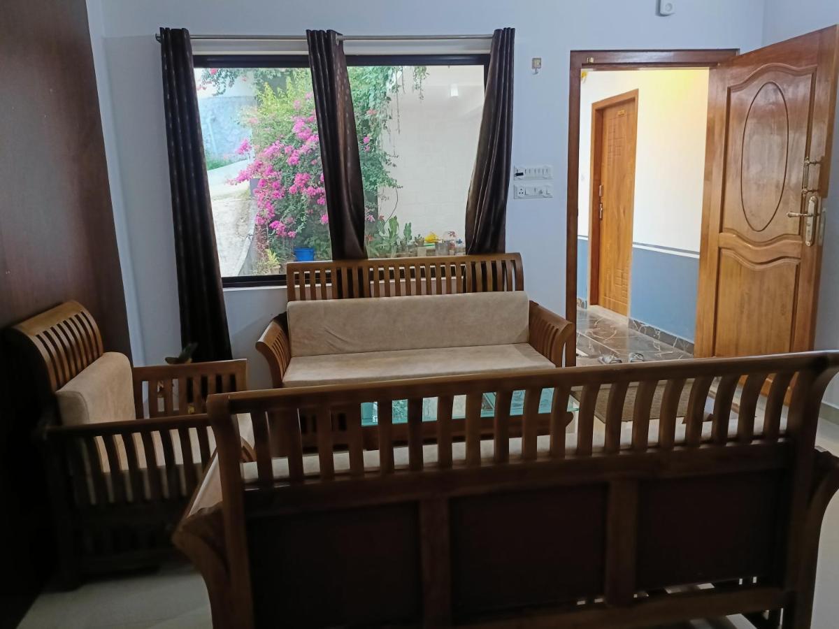 Grace Munnar Residency Bed & Breakfast Bagian luar foto